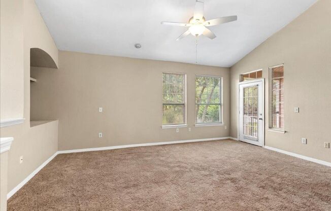 Charming End-Unit Condo in Gated Bordeaux Community!