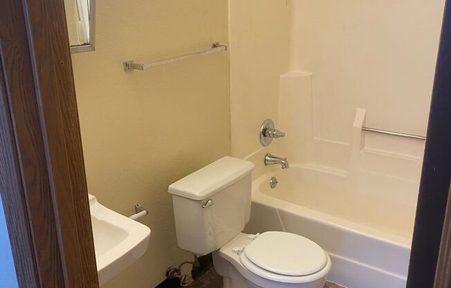 1 bed, 1 bath, 580 sqft, $650, Unit 1530-03