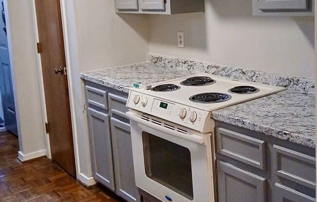 Spacious 2BR 2BA townhome in Village Creek!