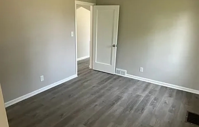Quaint one bedroom in bustling Warren