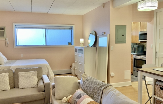 995 MASSACHUSETTS AVE