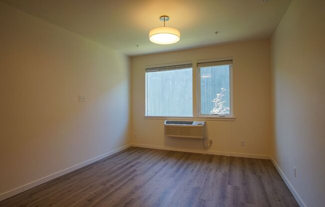 Modern, Spacious 2Bdr w/Condo-Grade Finishes Ready Mid-June!