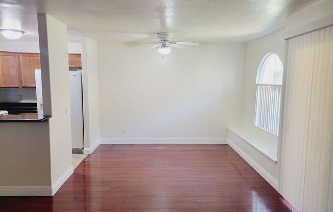 COMING SOON *Great 3 Bedroom Condo in Lakes Area*