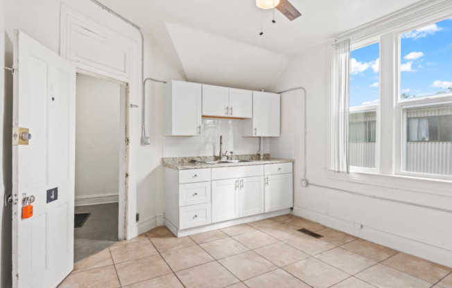 1 bed, 1 bath, $899, Unit D-4