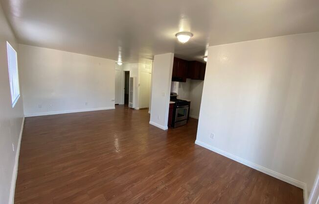 2 beds, 1.5 baths, 725 sqft, $2,195, Unit 215