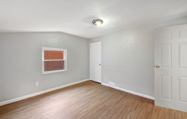 3 beds, 1 bath, $1,400