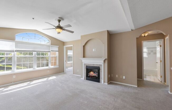 Gorgeous Condo in Soughtafter Intracoatsal West Neighborhood!