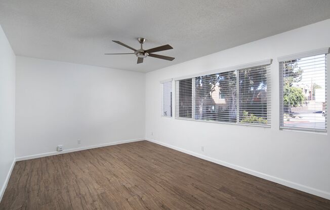 2 beds, 2 baths, 918 sqft, $3,395, Unit 25-04