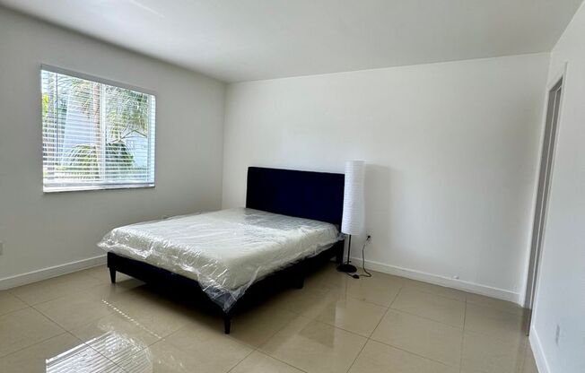 1 bed, 1 bath, 713 sqft, $1,395, Unit 165