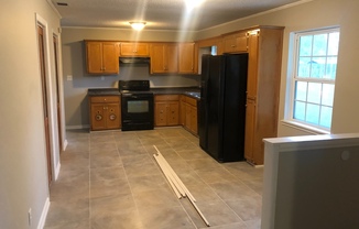 2 beds, 1 bath, $1,300