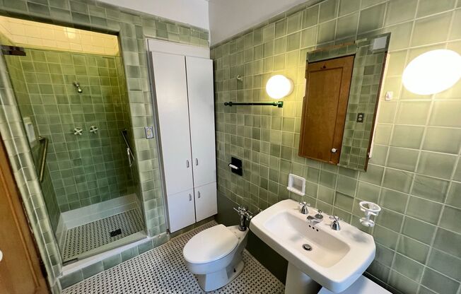 3 beds, 2.5 baths, 2,100 sqft, $3,960, Unit 431-02A