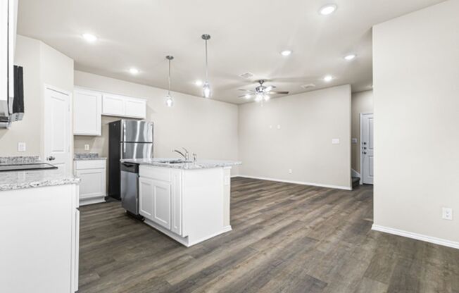 3 beds, 2.5 baths, 1,225 sqft, $1,950, Unit Sai Mnr 102-101