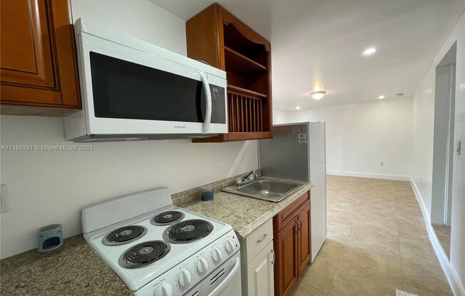 2957 SW 36 CT