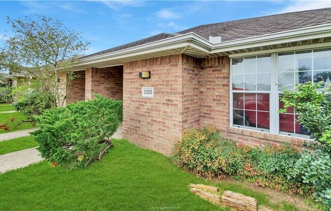 3 Bed, 3 Bath Duplex in College Station
