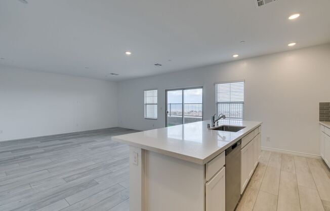 3 beds, 3 baths, $2,750, Unit UNIT 1140