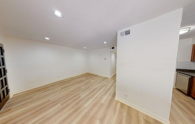 Gorgeous Condo nestled right on Lady Bird Lake!