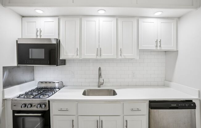 Venture on Maryland – Modern Living in Central Phoenix!