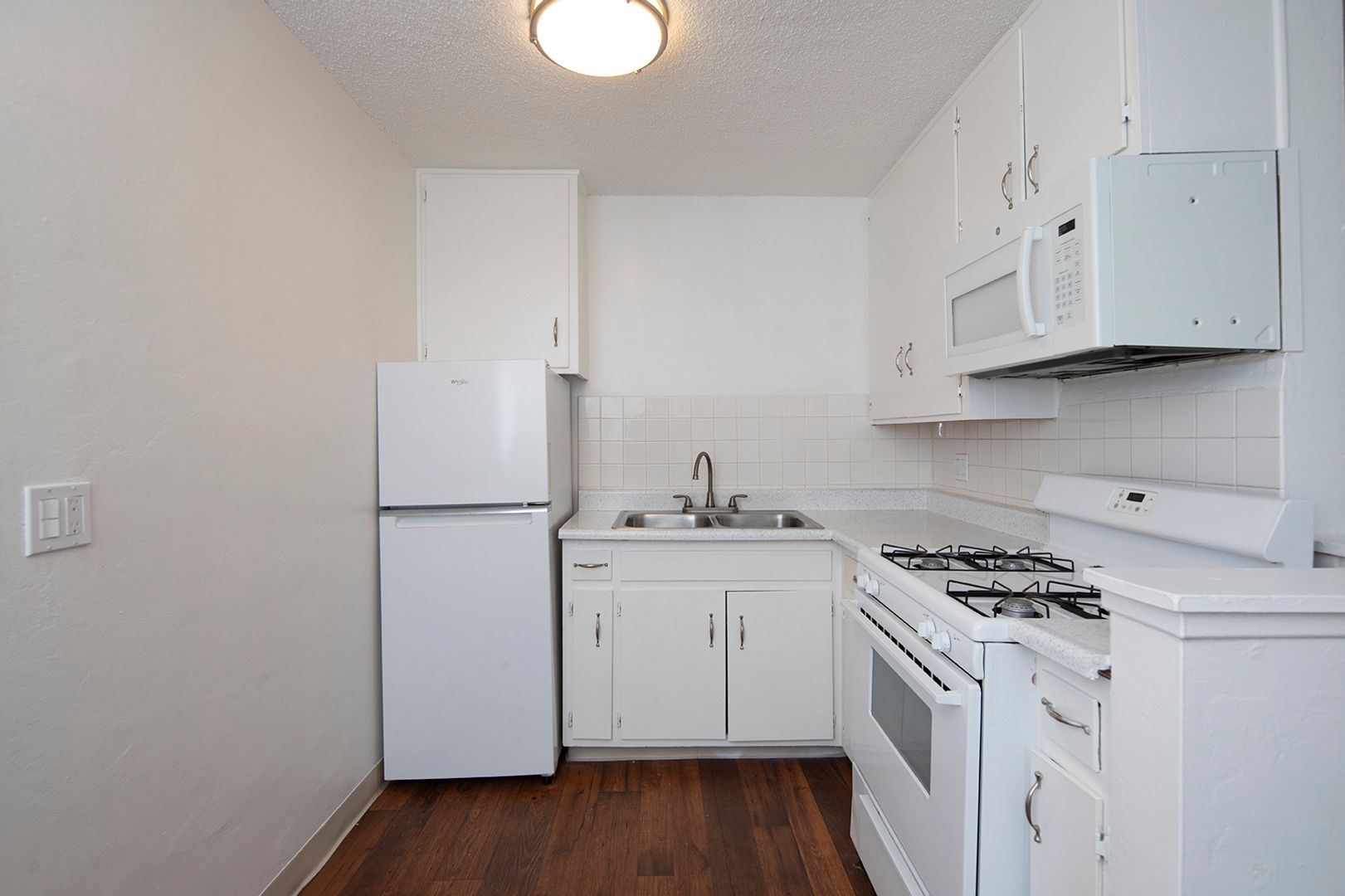 Aztec Pacific Apartments