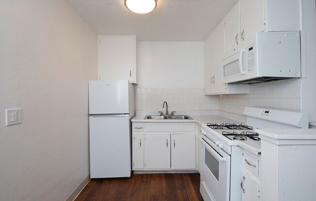 1 bed, 1 bath, $1,895, Unit 16