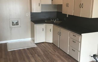 2 beds, 1 bath, $1,050