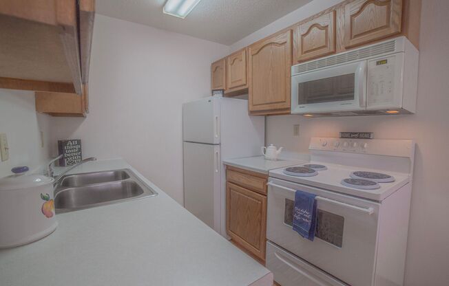 2 beds, 1 bath, 820 sqft, $825, Unit 320