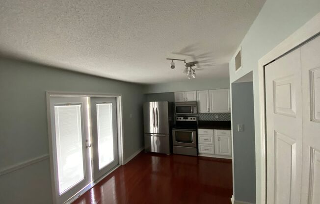 2 beds, 1.5 baths, $1,250, Unit #405