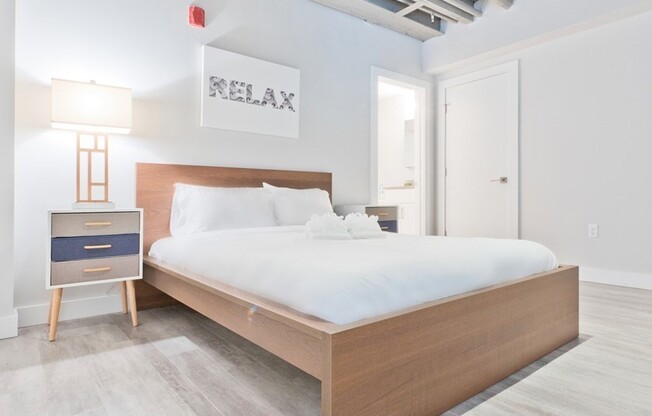 2 beds, 2 baths, $4,500, Unit 410
