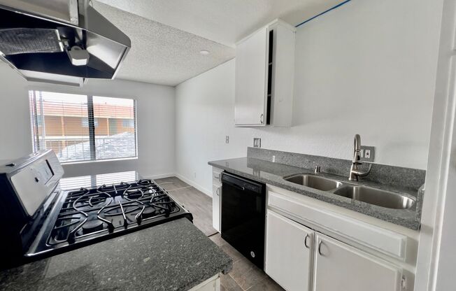 1135 Raymond Apartments LLC