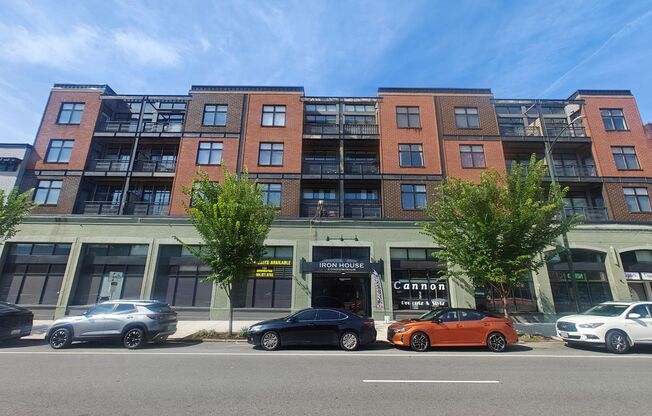 1 bedroom condo with parking garage
