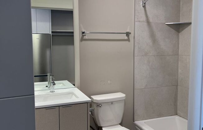 Studio, 1 bath, 318 sqft, $1,495, Unit 703