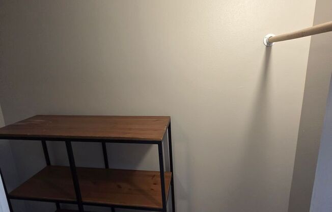 Studio, 1 bath, 172 sqft, $1,300, Unit B7