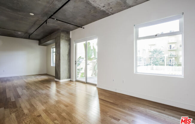 1 bed, 1 bath, 855 sqft, $2,500, Unit 343