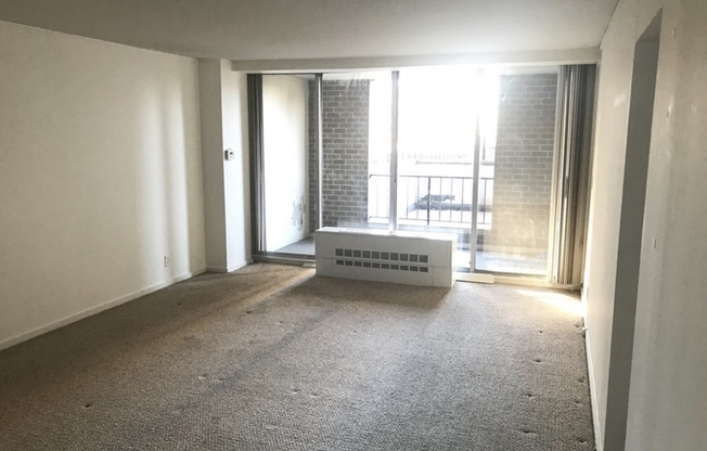77 Pond Ave