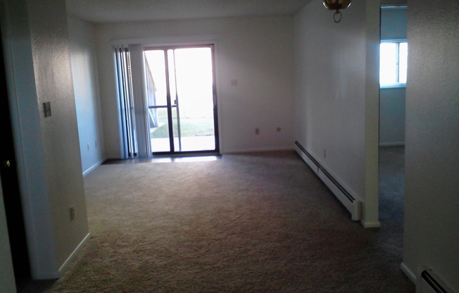 2 beds, 1 bath, 800 sqft, $925, Unit #3