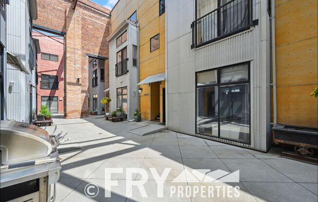 Spacious 1 bedroom Main Floor Condo in RiNo