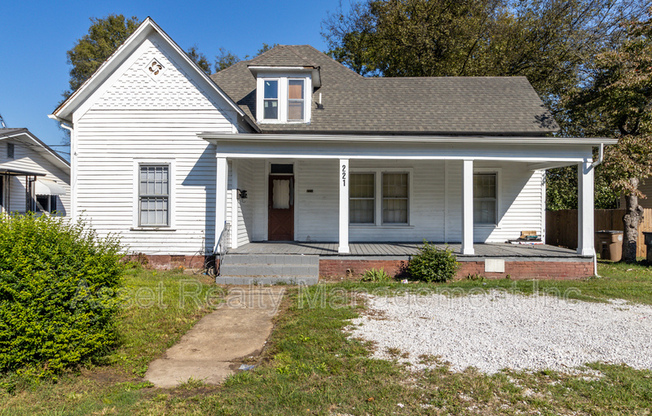 221 Hawthorne Ave - 1
