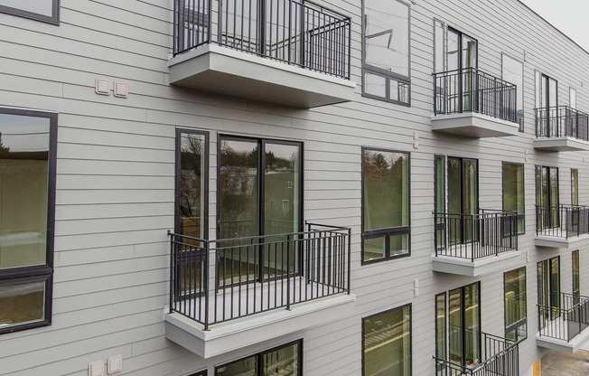 1 bed, 1 bath, 557 sqft, $1,395, Unit Unit 403