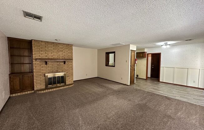 For Rent: Spacious 3 Bed, 2 Bath Duplex in Bethany!