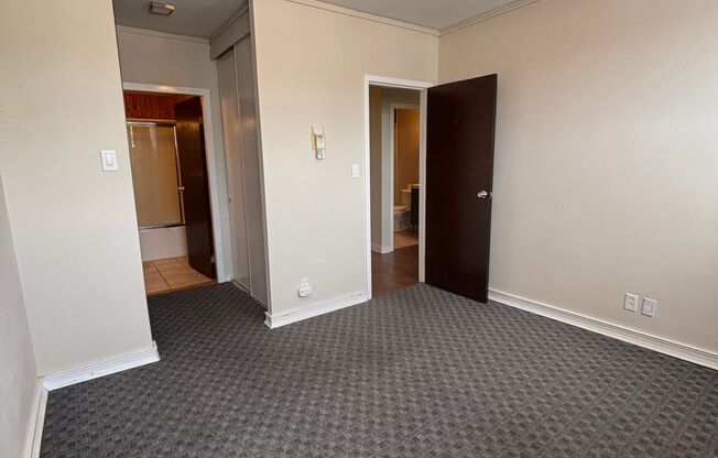 Upgraded 2 Bedroom 2 Bath Close to Downtown Eugene