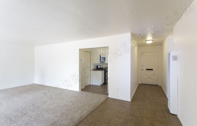 3 Br House Near SDSU with Garage, W/D Hook-Ups, Large Back Yard!