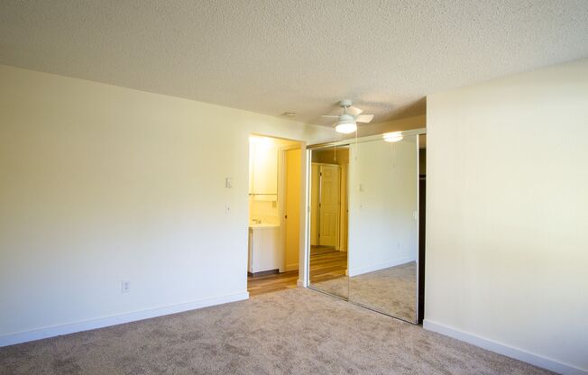 2 beds, 2 baths, $1,595, Unit 9132