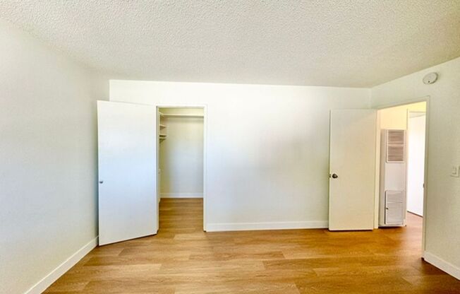 2 beds, 1 bath, 900 sqft, $2,350, Unit 4