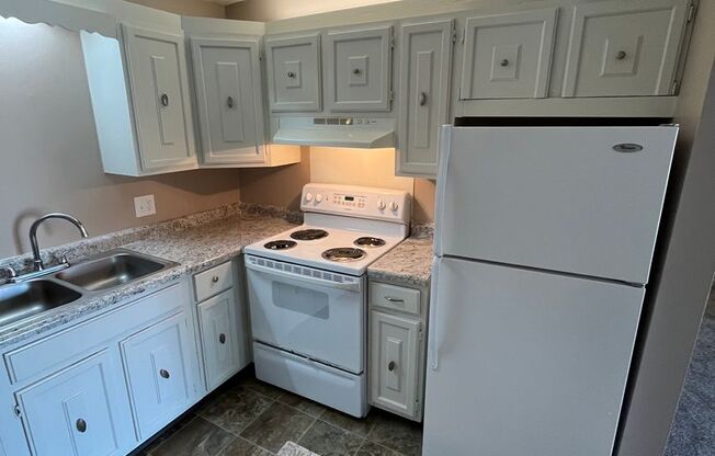 1 bed, 1 bath, 769 sqft, $1,109, Unit 7518-01
