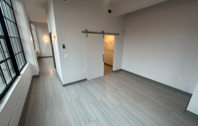 1 bed, 1 bath, 640 sqft, $1,595, Unit 605