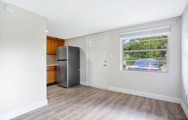 2 beds, 1 bath, 614 sqft, $1,499, Unit Ren705