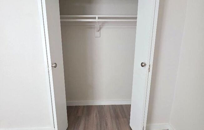 1 bed, 1 bath, 700 sqft, $999, Unit ELP2200-204