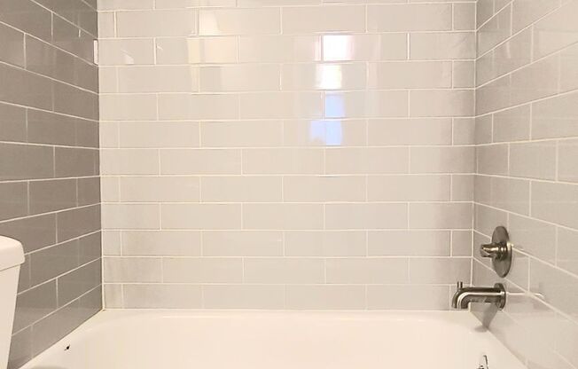 1 bed, 1 bath, 610 sqft, $1,195, Unit 01