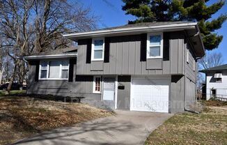 AVAILABLE NOW! 3 Bed 1 Bath Home! $1275.00