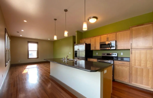 2 beds, 2 baths, $1,750, Unit Apt. 201