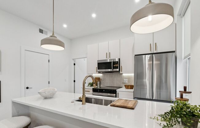 1 bed, 1 bath, 680 sqft, $1,673, Unit 305